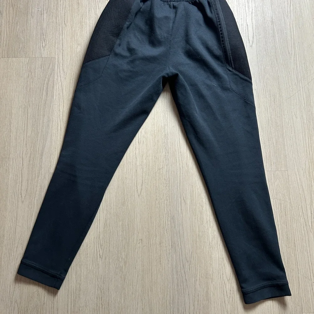 Men's Nike Dri-FIT Tapered Performance Jogger Sweatpants (Size Medium)